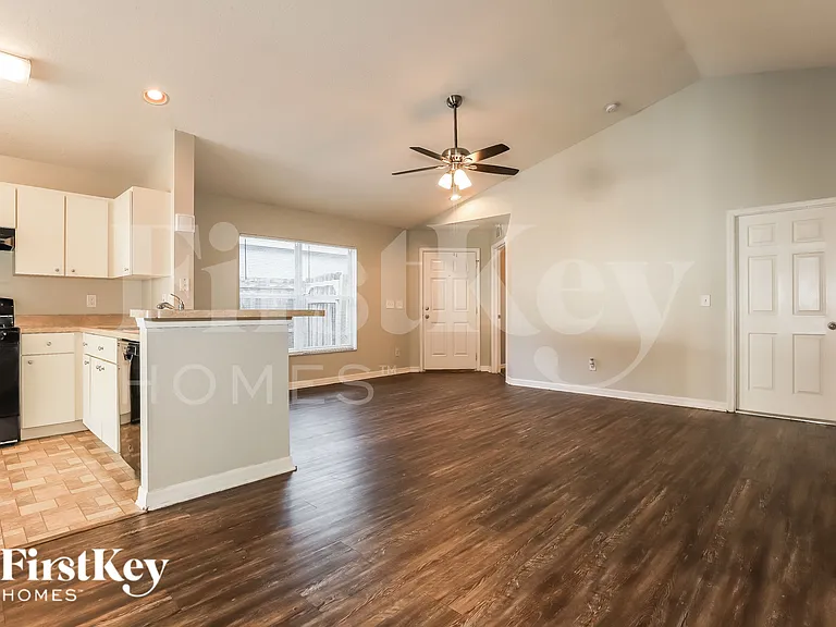 11133 Lakeside Vista Dr — Photo 4