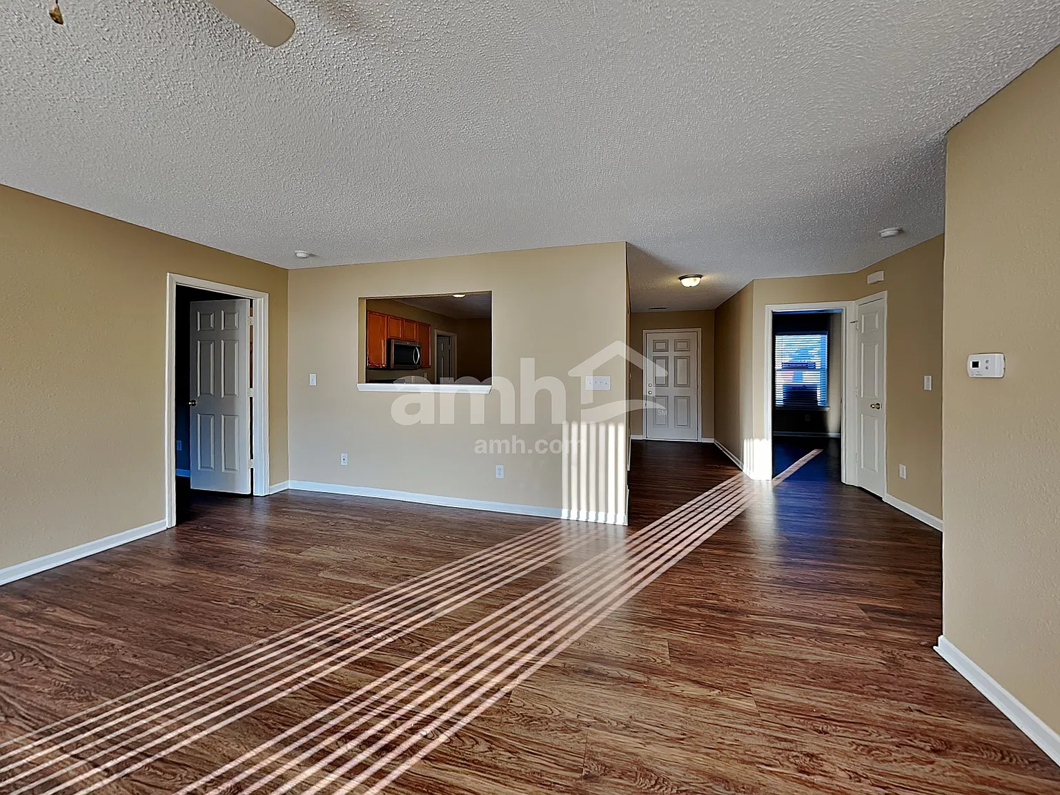 3 bed, 2.0 bath, 1248 sqft, $1,825 — Photo 4