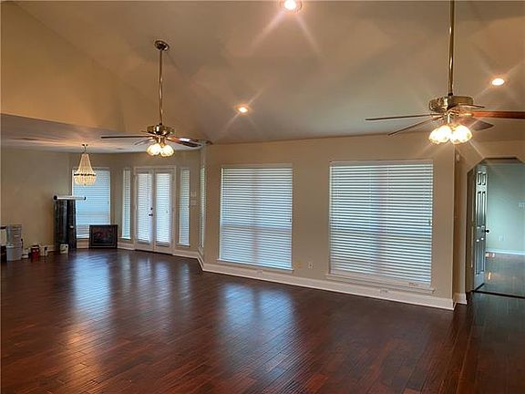 5th image of 22 Gladiola Ct