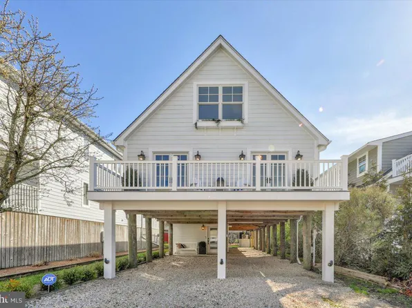 220 Hollywood St, Bethany Beach, DE 19930