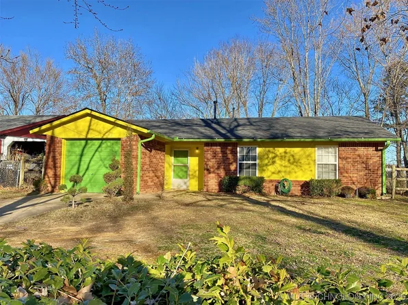 1655 Linda Ln, Stilwell, OK 74960