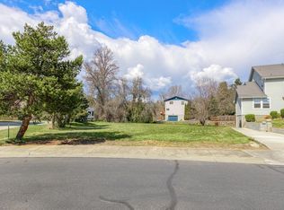 104 Creek View Ln, Rogue River, OR