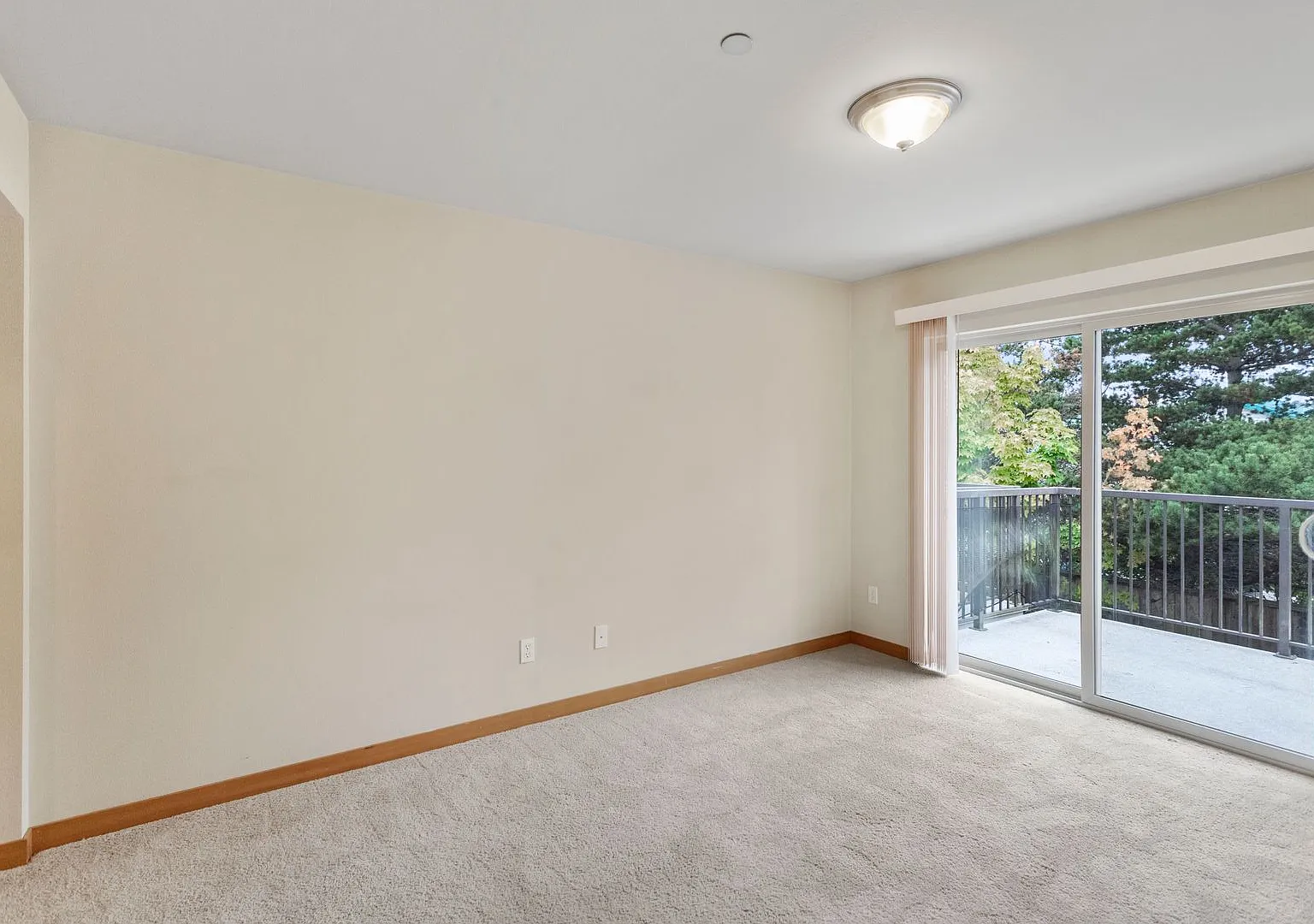 2 Bed 2 Bath - Nice Condition - Mirabella Square Apartment — Photo 3