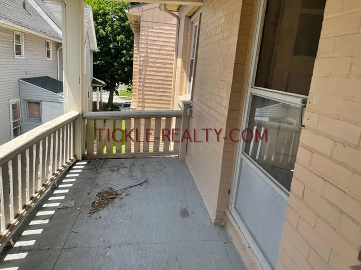 Building Photo - 681 Averill Ave