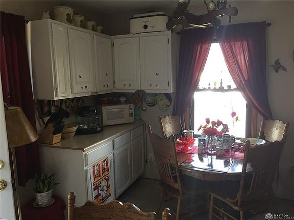 3rd image of 504 Bentley St
