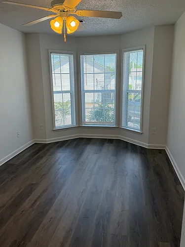 1102 Shores Dr Photo 1