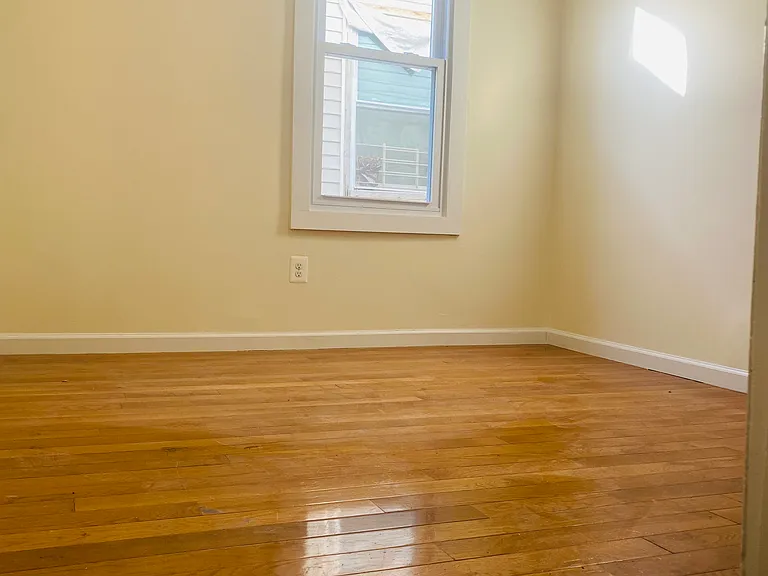 265-267 S 8th St #3 — Photo 8
