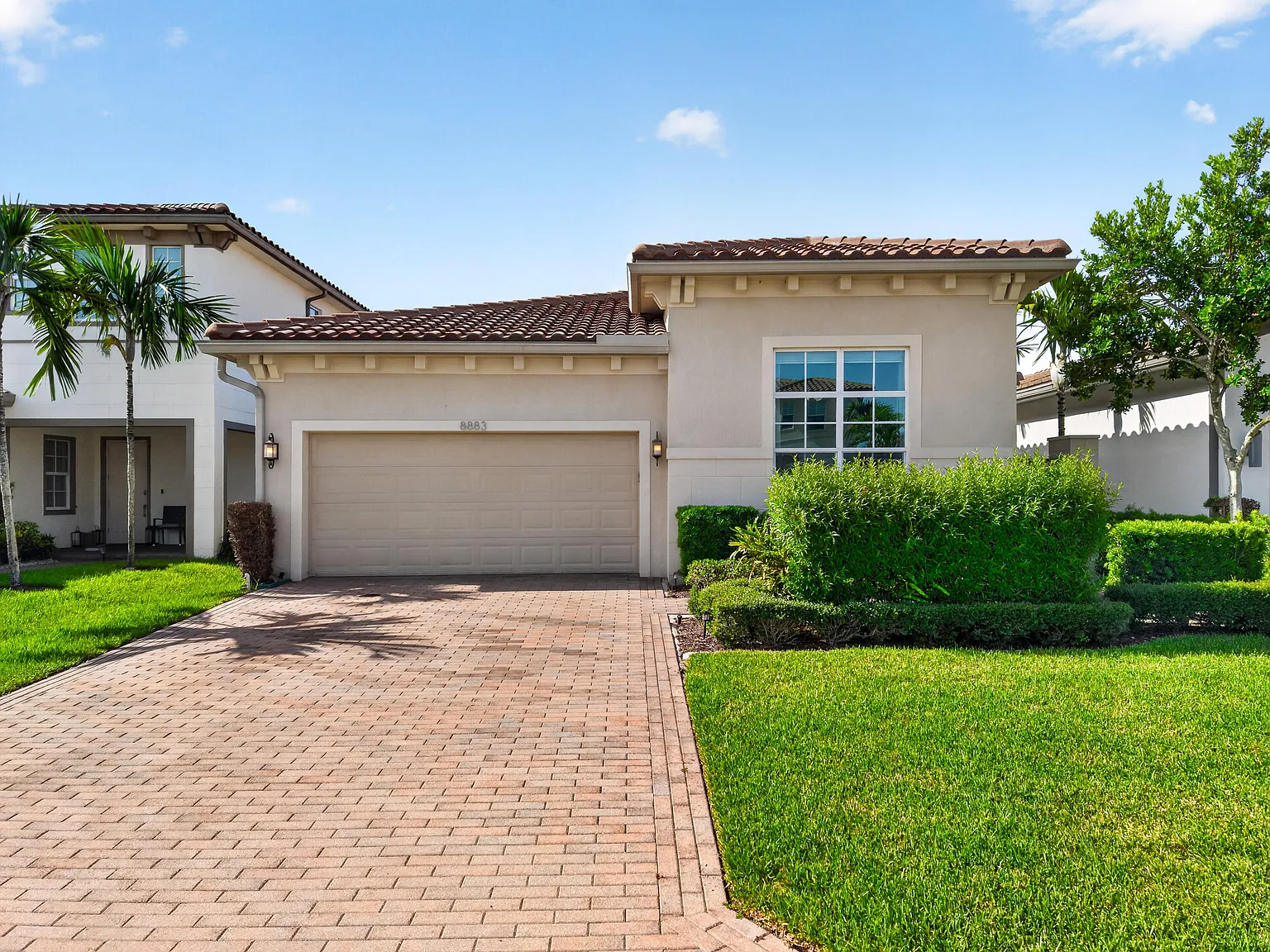 3 bed, 2.0 bath, 1997 sqft, $4,200 — Photo 2