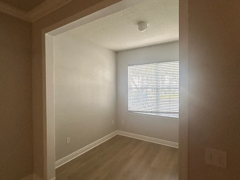 417 Southern Pecan Cir #101 — Photo 7