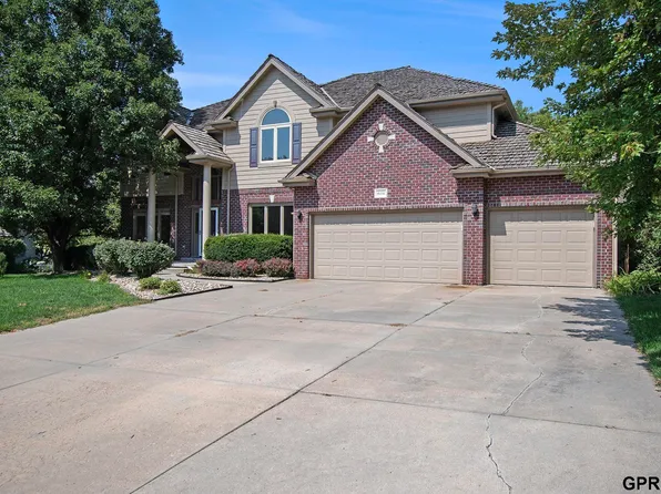 16356 Burt St, Omaha, NE 68118
