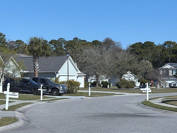 5th image of 140 Centennial Cir