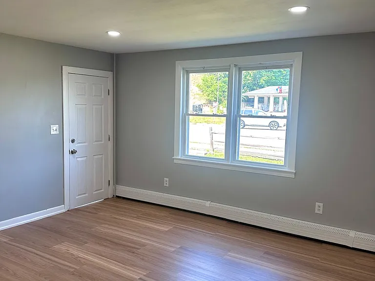 429 Mechanic St #B — Photo 2