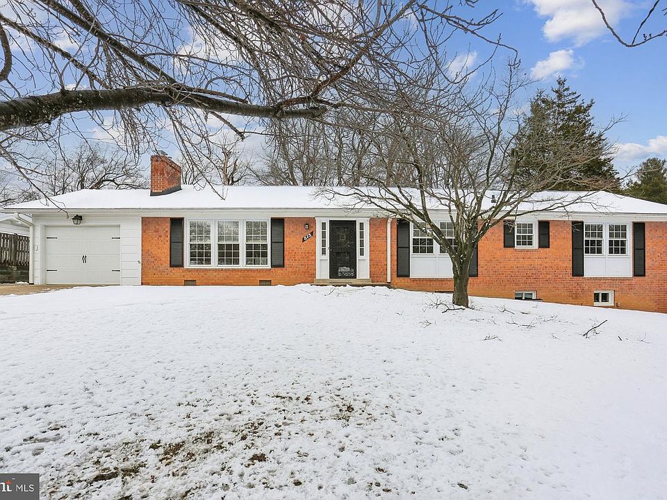 1st image of 513 Beaumont Rd