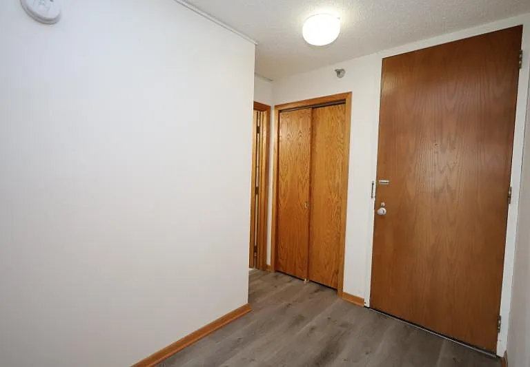 220 Broadway Ave S #911 — Photo 12