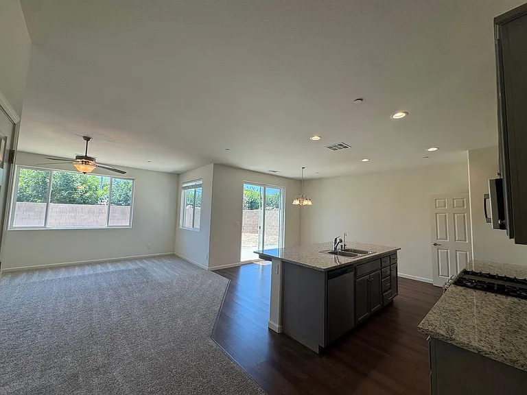 13333 Peach St — Photo 4
