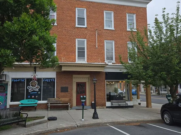 35 Center Square, 35 Center Sq #102, Greencastle, PA 17225