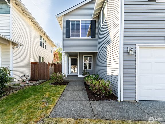 3rd image of 9526 187th Street Ct E