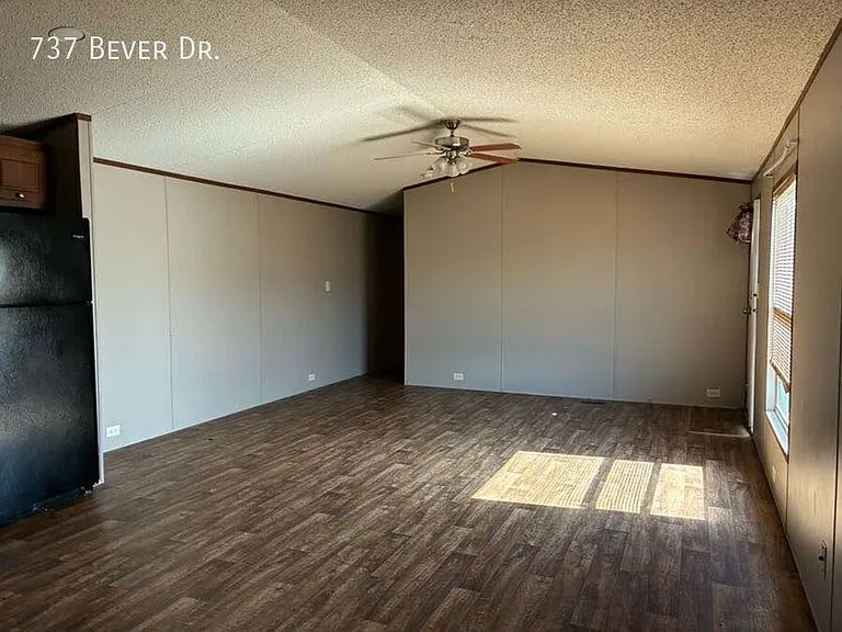 737 Bever Dr — Photo 16