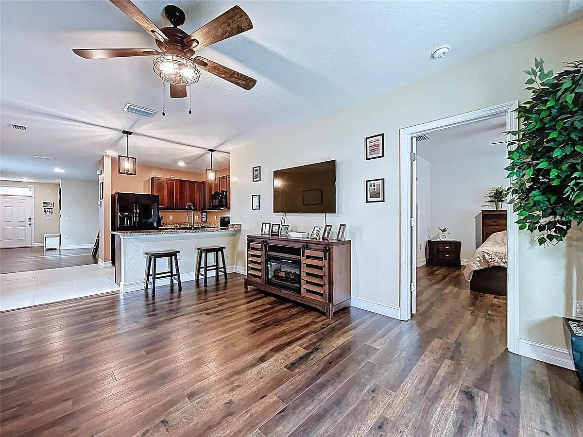 Building Photo - 32753 Pez Landing Ln