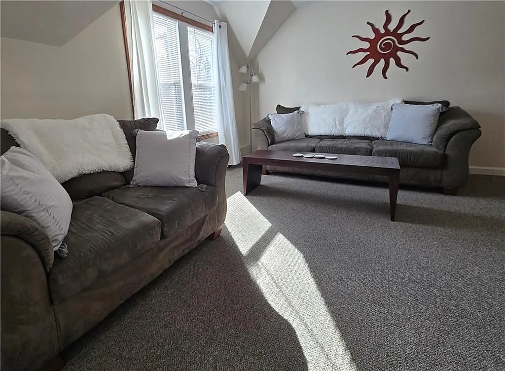 2 bed, 1.0 bath, 900 sqft, $2,300 — Photo 2