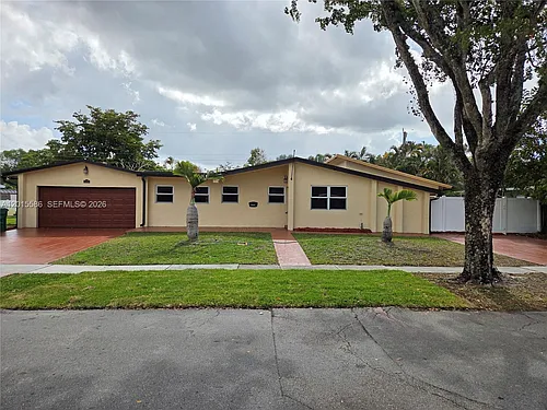 5006 SW 90th Way Photo 1