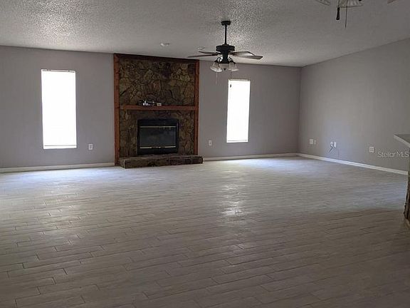 3rd image of 4048 Rolling Hills Ct W