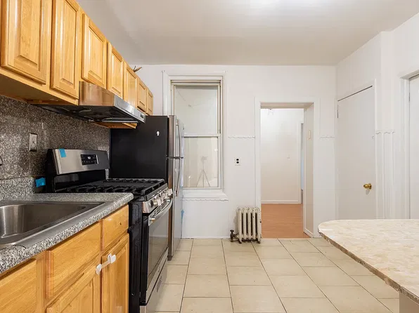 1965 E 9th St Floor 1, Brooklyn, NY 11223