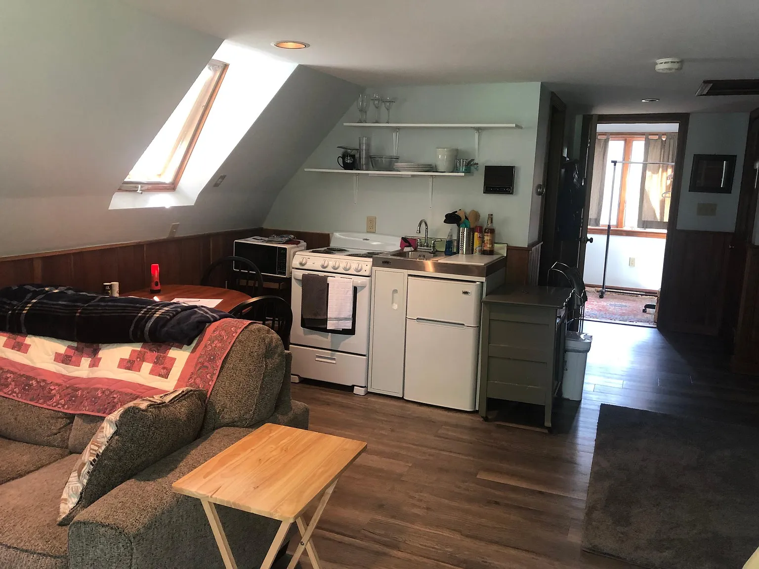 Studio, 700 sqft, $1,695 — Photo 3