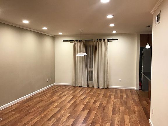4th image of 619 24th Ave
