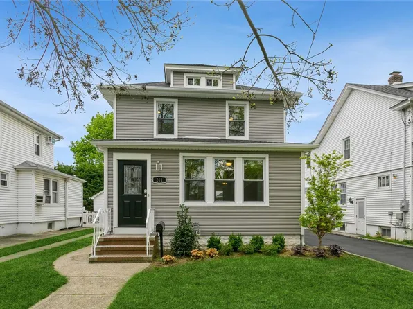 244 Floral Boulevard, Floral Park, NY 11001