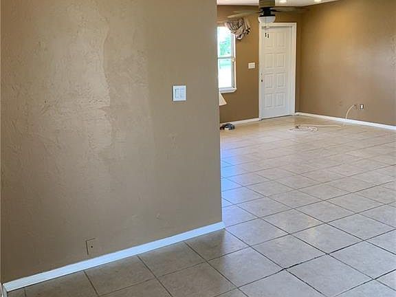 4th image of 316 Poinsettia Ave