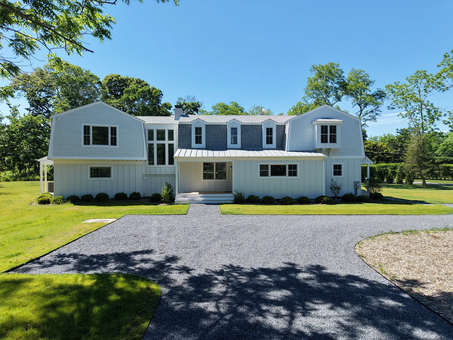 4 bed, 3.5 bath, 3300 sqft, $9,500 — Photo 1