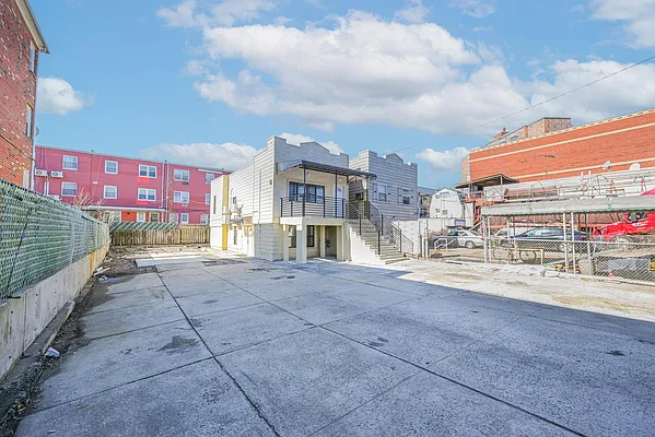 Sold by Remax Real Estate Professionals | media 2