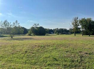 E Navarro Ave, Mart, TX 76664