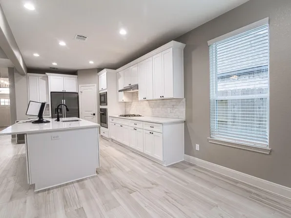 15803 Sugarmaple Ln, Santa Fe, TX 77517