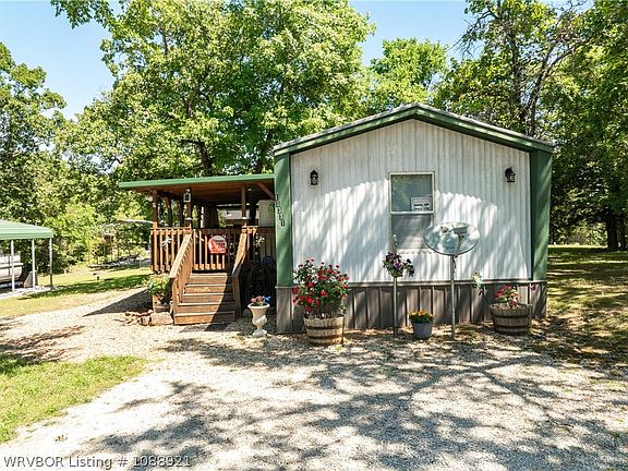 3rd image of 15331 Carlile Cir