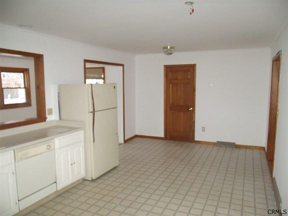 3rd image of 61 McDonald Dr