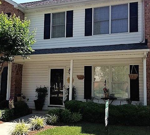 2nd image of 744 Wyndhurst Dr