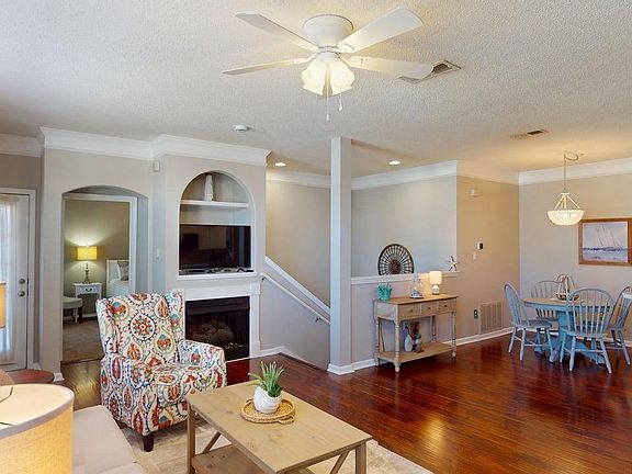 5th image of 2252 Beach Dr APT 604
