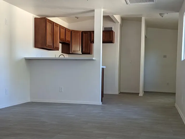 3051 N Euclid Ave — Photo 12