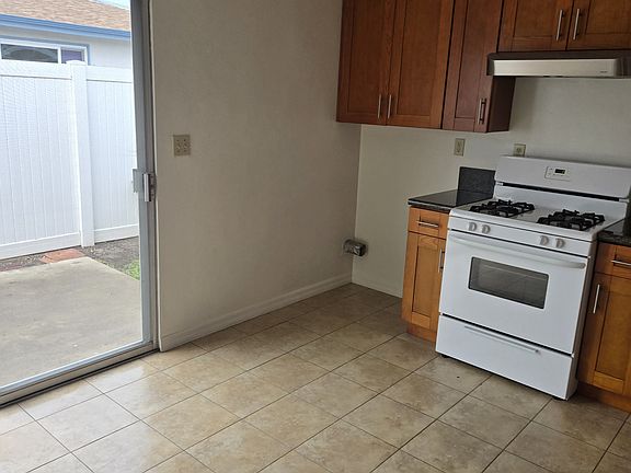 2nd image of 367 E 18th St APT 3