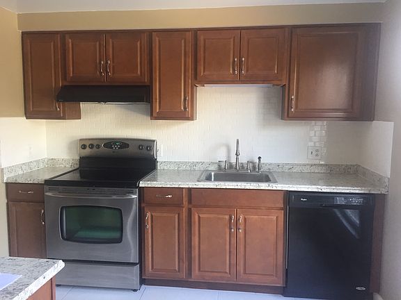 4th image of 60 Guilford Ln APT G