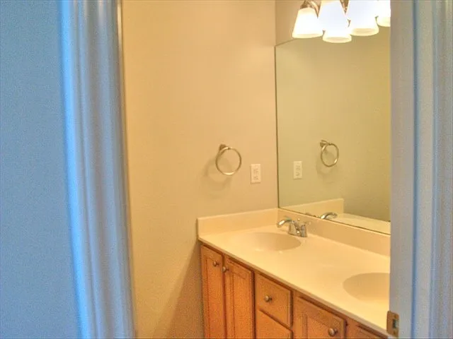 425 Johnson St — Photo 16