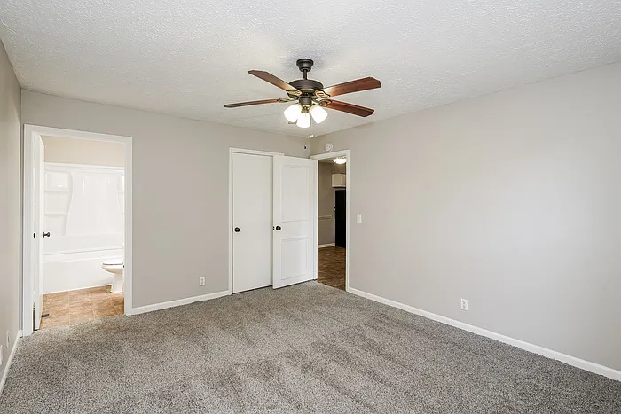 3652 Chesapeake Dr — Photo 9
