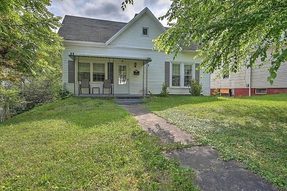 2nd image of 1005 Buffalo St