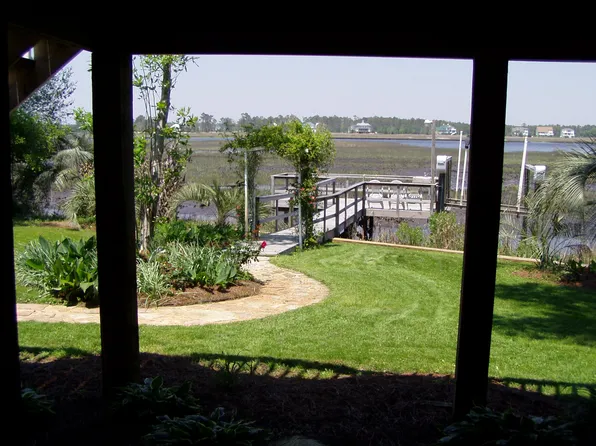 6002 E Yacht Dr, Oak Island, NC 28465