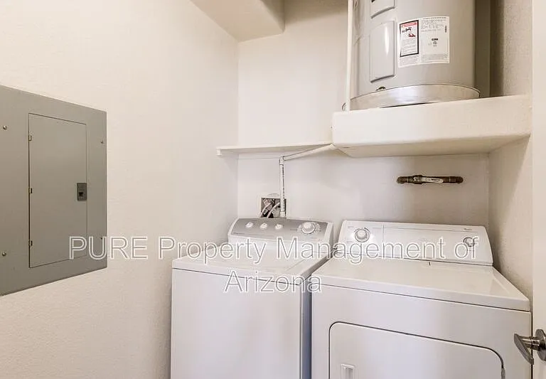 420 W 1st St #321 — Photo 19