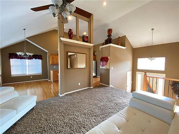4th image of 5701 Marion Ct