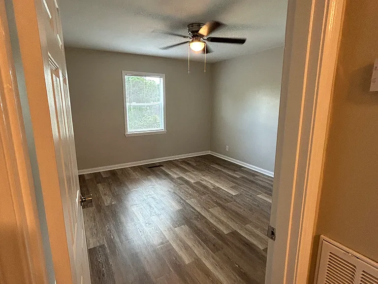 1000 McHann Dr — Photo 15