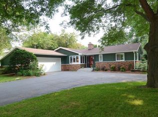 806 Camelot Ct, Waunakee, WI 53597